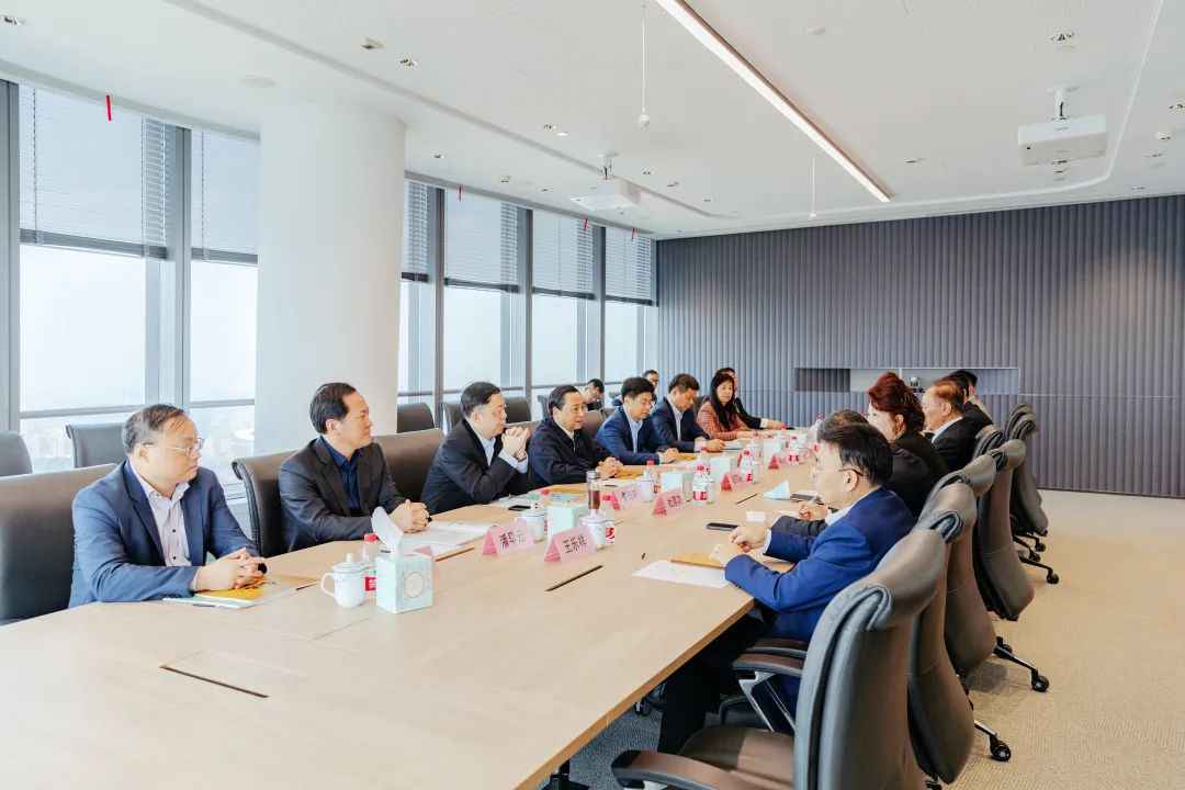 镇江市委书记马明龙一行参访金年会金字招牌总部，就长三角一体化发展座谈